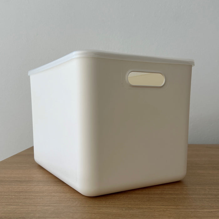 White Storage Container with Plastic Lid - 12 Pack. Storage Tubs, Kitchen organiser, organiser, pantry organisers