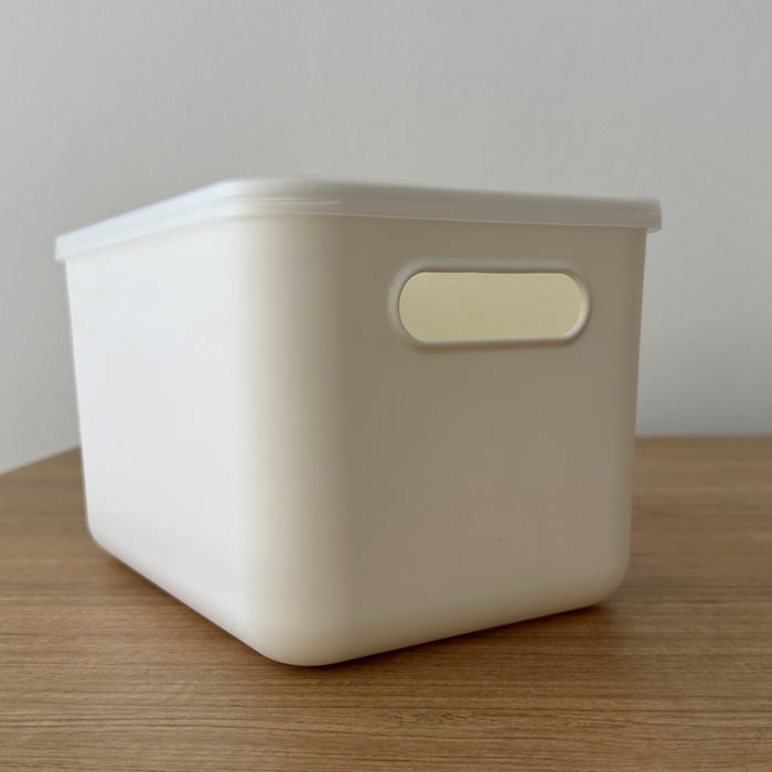 White Storage Container with Plastic Lid - 12 Pack. Storage Tubs, Kitchen organiser, organiser, pantry organisers